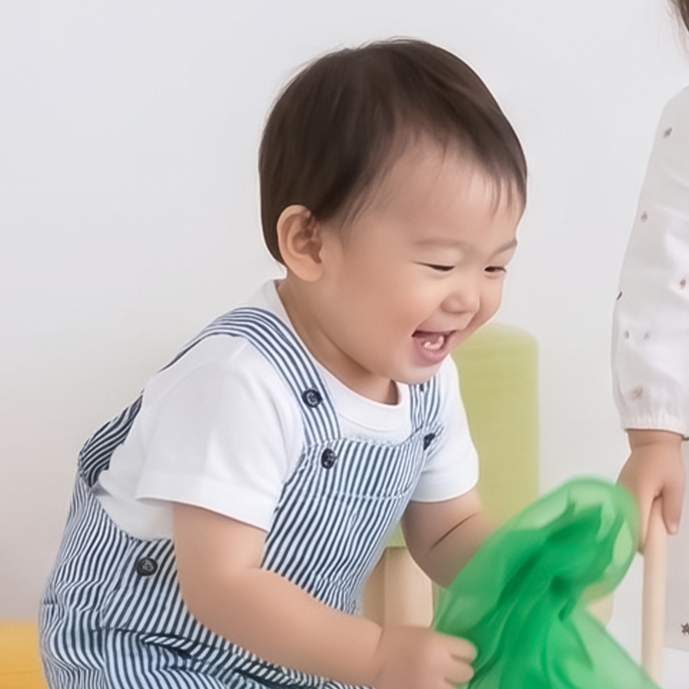 音のおうちで楽しく過ごす子ども